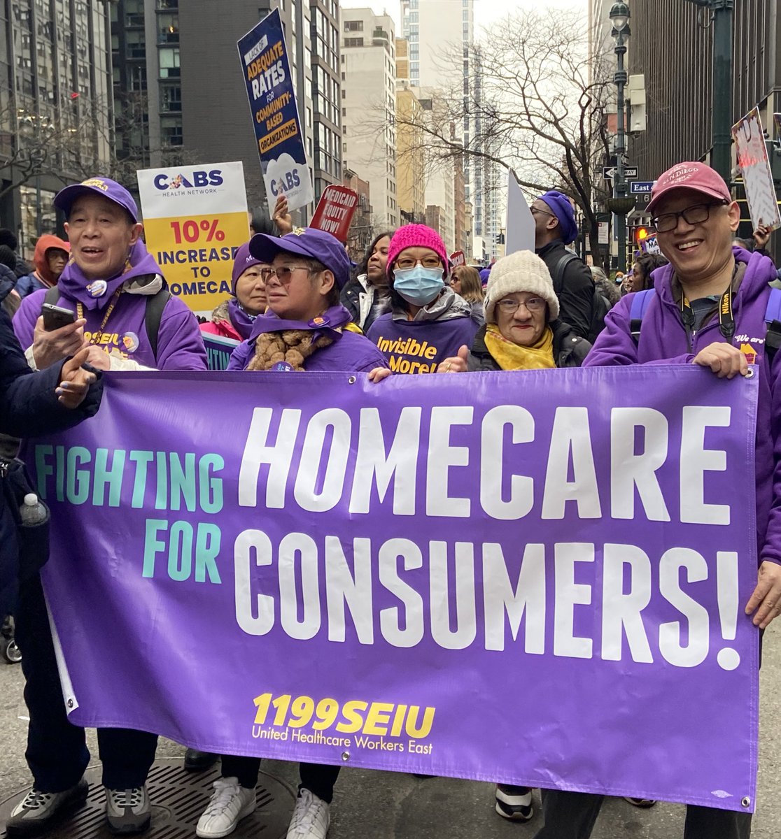 Omg y’all! My aunt Elsa sent me this pic of her at the @1199SEIU mass mobilization and march. The tias were out for Medicaid equity!

SO proud ✊🏼✊🏼✊🏼 #MedicaidEquityNow