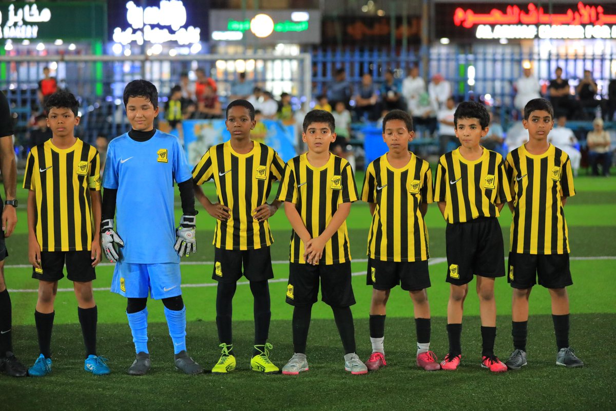 ittihad's tweet photo. 🔚 الذهـب في نـادي الذهـب 🏆🥇

📸| من تتويج براعم الاتحاد لكرة القدم ببطولة الدوري الممتاز تحت 11 عام 👏⚽️ https://t.co/EEeIUP9gNt