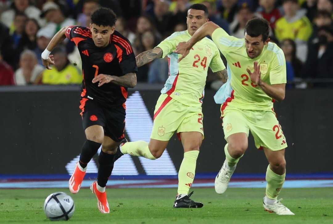 España es sometida por una Colombia que se pasó de la "raya" 👀

📌 El equipo de Luis de la Fuente no consiguió hacer frente a la tricolor.

📌 Debut de Vivian, Cubarsí y Remiro

📌 Luis Díaz fue el mejor de los cafeteros y dió la asistencia del gol en una gran jugada individual