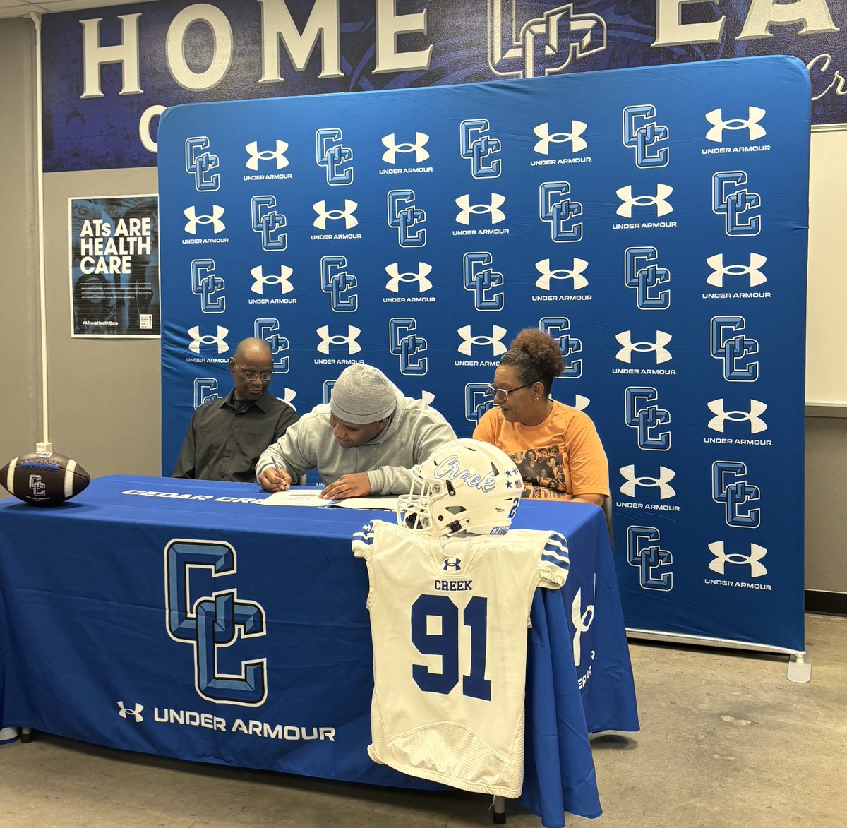 Cedar Creek Football (@cedarcreekfb) on Twitter photo Congratulations <a href="/DemarqusO/">DeMarqus Ockelberry</a> on signing with <a href="/TLU_Football/">TLU Football</a> tonight! They are getting a 1st class student-athlete! Go be great!
#RecruitCC Congratulations <a href="/DemarqusO/">DeMarqus Ockelberry</a> on signing with <a href="/TLU_Football/">TLU Football</a> tonight! They are getting a 1st class student-athlete! Go be great!
#RecruitCC