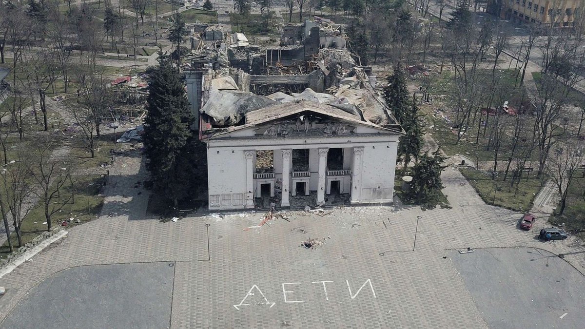 On 16 March 2022, during the #RussianInvasion of 🇺🇦 , the russian Armed Forces bombed the #Donetsk Academic Regional Drama #Theatre in #Mariupol, #Ukraine. It was used as an air raid shelter during the siege of Mariupol, sheltering a large number of civilians.+/- 600 died.