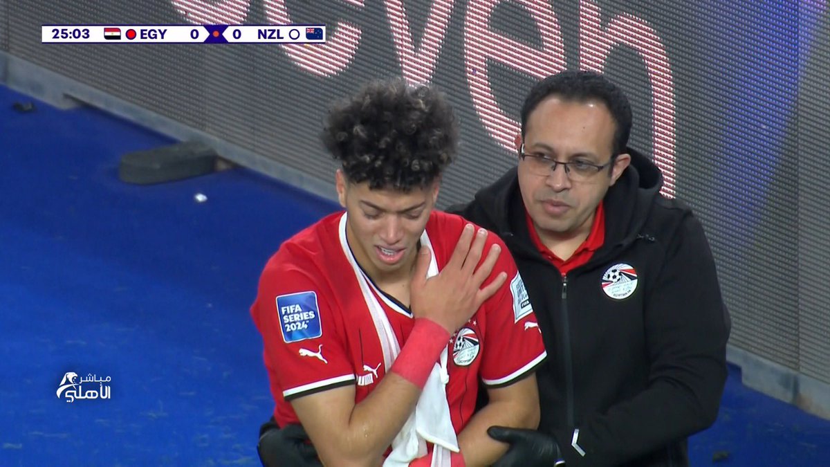 عاجل / في الجول 

الفحص المبدئي لـ إمام عاشور أثبت أن عظمة الترقوة سليمة بدون شرخ أو كسر.