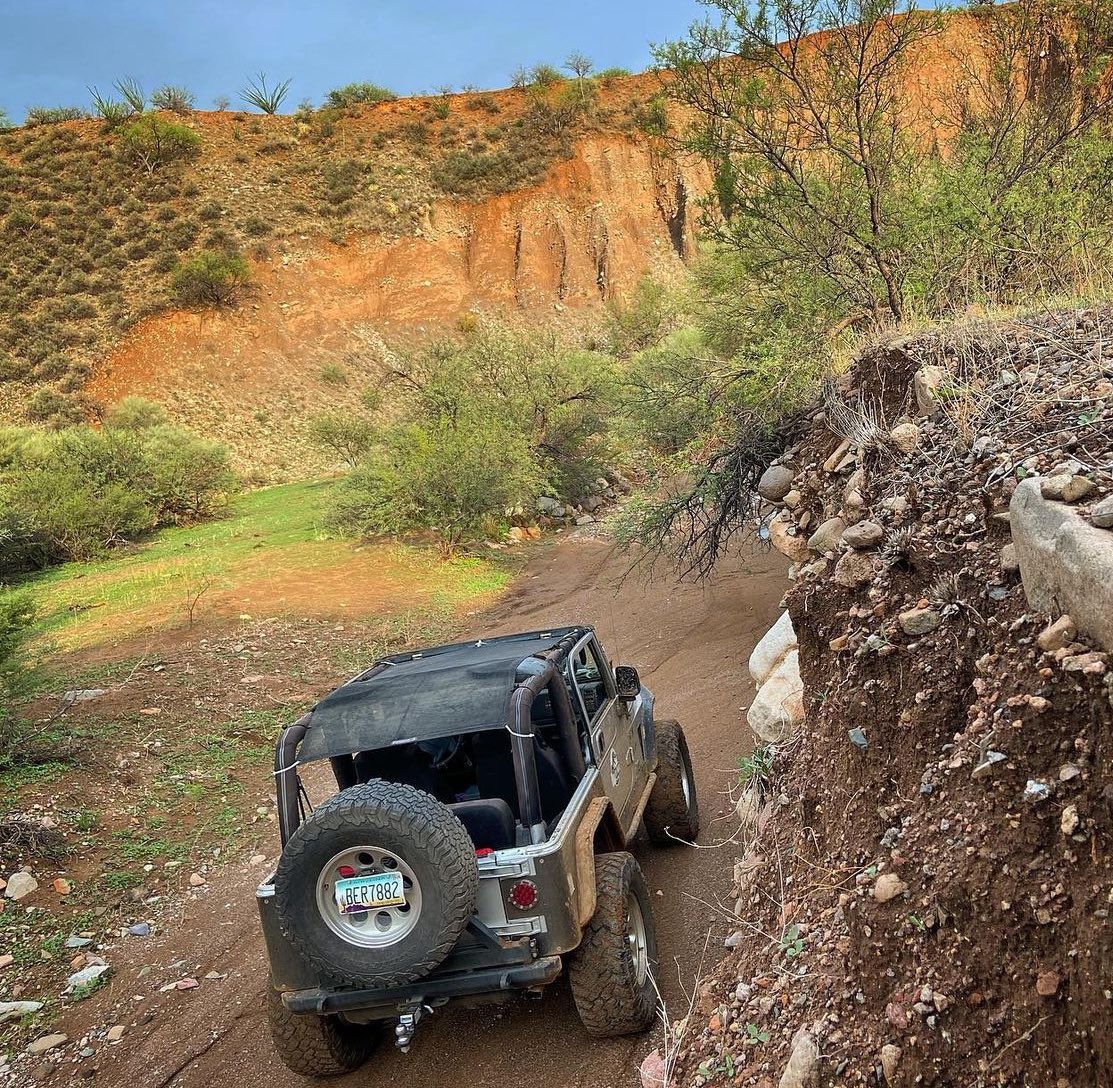 SpiderWebShade's tweet image. Happy Friday! 😎 Who else is looking forward to the weekend? 👀 Adventure awaits so cruise in style and shade with @spiderwebshade shadetop of your own today! 🙌#SPIDERWEBSHADE #shadebrigade #swsrepost