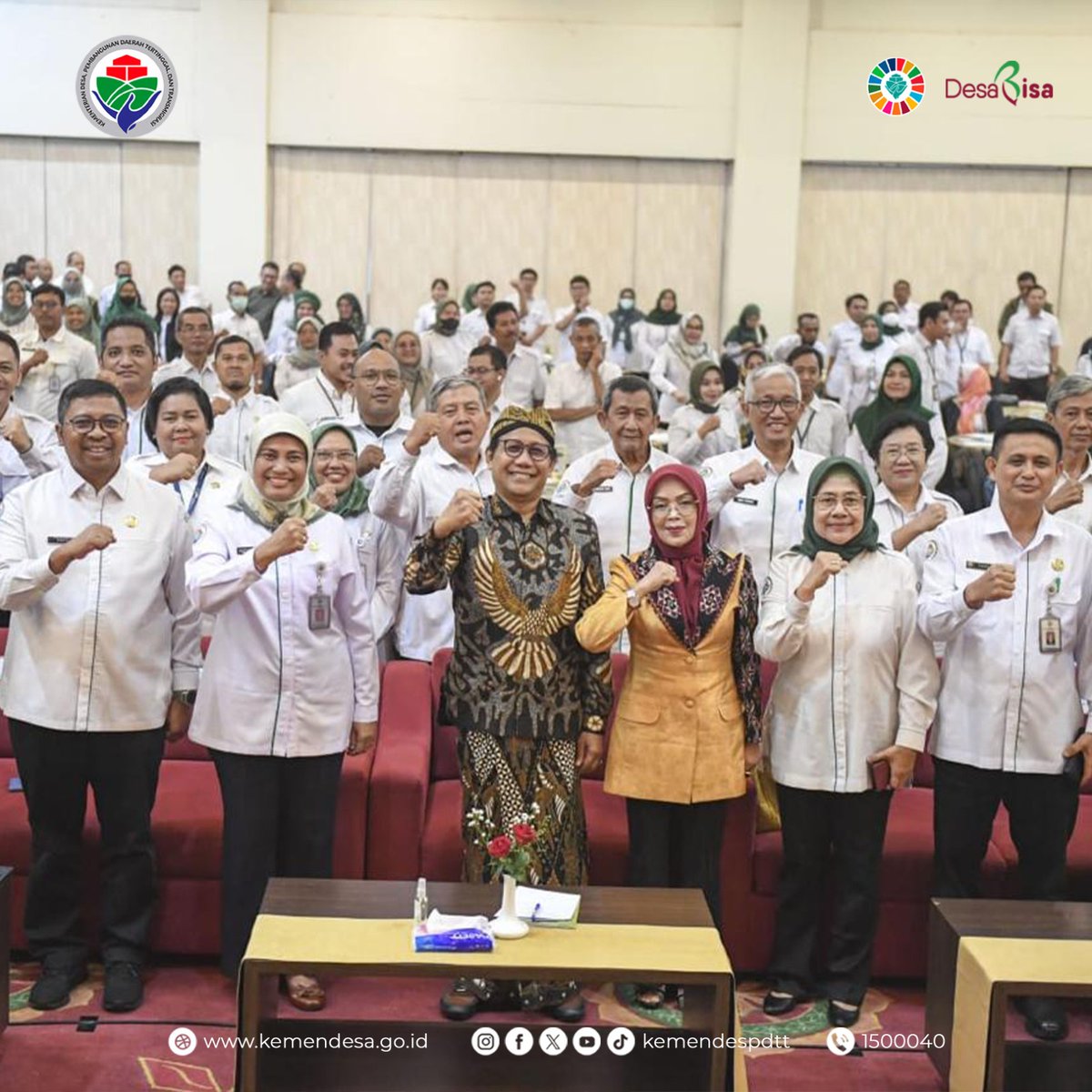 Menteri Desa, Pembangunan Daerah Tertinggal, dan Transmigrasi Abdul Halim Iskandar menekankan pentingnya meningkatkan pertumbuhan ekonomi dan kualitas SDM desa sesuai arahan Presiden Jokowi.

#KemendesPDTT
#SDGsDesa
#DesaBisa
#MulaiDariDesa