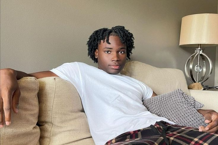 Twitch Streamer Kanel Joseph got banned after a homeless lady lifted ...
