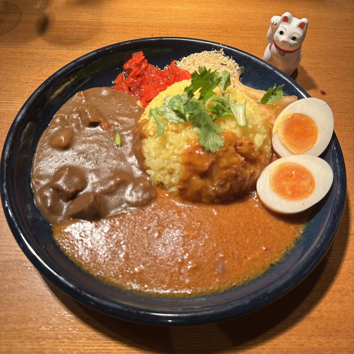 mikimurai's tweet image. ランチには #三軒茶屋カリガリマキオカリー @caligarimakio へ。スパイシーな本格派カレー、めちゃ美味しかったです😋🍛✨店長のかもめんたる槙尾くんは舞台の稽古で会えなかったけど、#牧野ステテコ  @makinosuteteko ちゃんに久しぶりに会えました😆