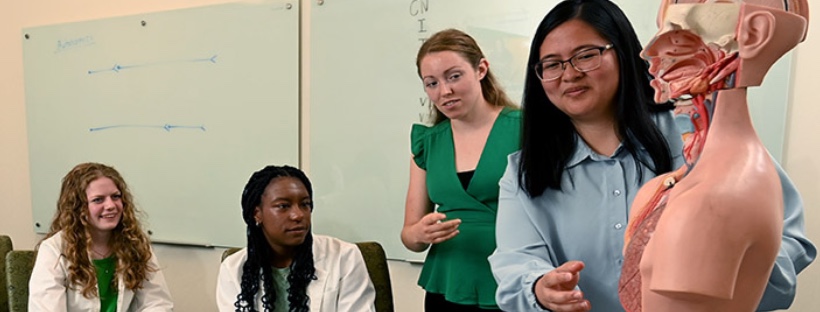 #BSOMs Horizons in Medicine program introduces high school students to careers in health care and science. 👉 Registration is open now through May 10 for the 2024 program. Learn more bit.ly/3SJbDf6.