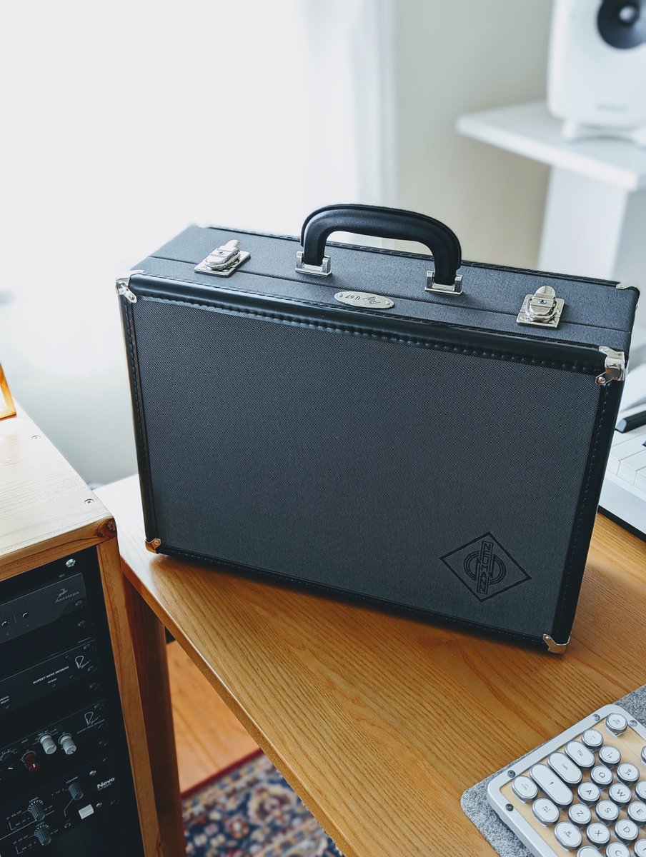 lukethecomposer's tweet image. My home recording just leveled up significantly!!! So excited to start using this beauty!!! 🥹🤌 #U67