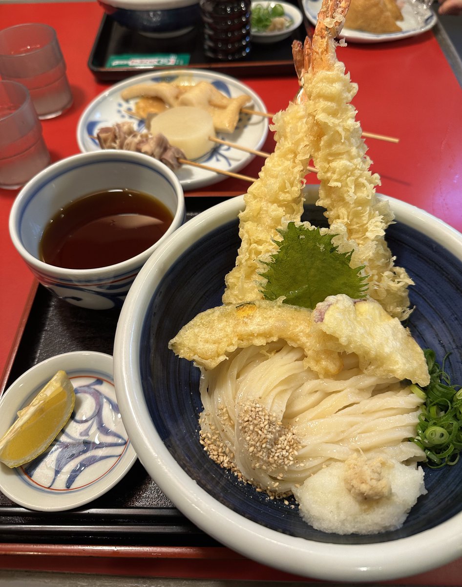 おか泉でひや天おろしうどん食べてきました‼︎🤤
コシが半端なくて美味しかったな〜🥰