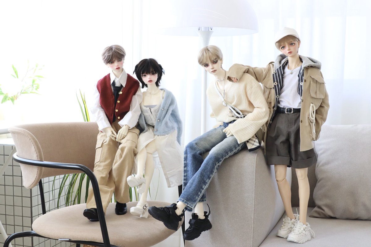 인놀할때마다 울집 애들 단체는 
한번도 안찍어본거 같은데 오늘 해본 
출사 나온 녀석들☺️