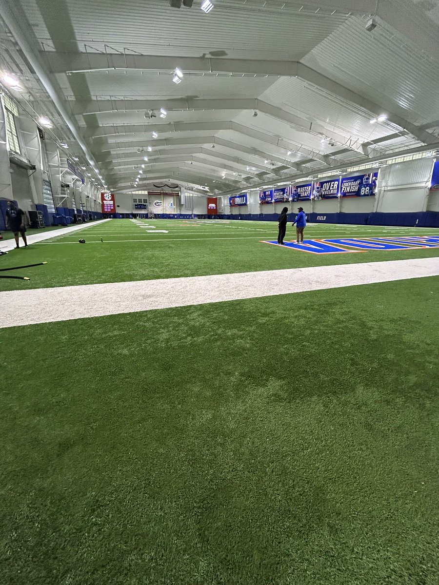 Apple08Jojo's tweet photo. @GatorsFB Showed love. Had a great visit today.
#GoGators๐๐ต๐ @FootballHotbed #TourStop https://t.co/ecUfws8uq3