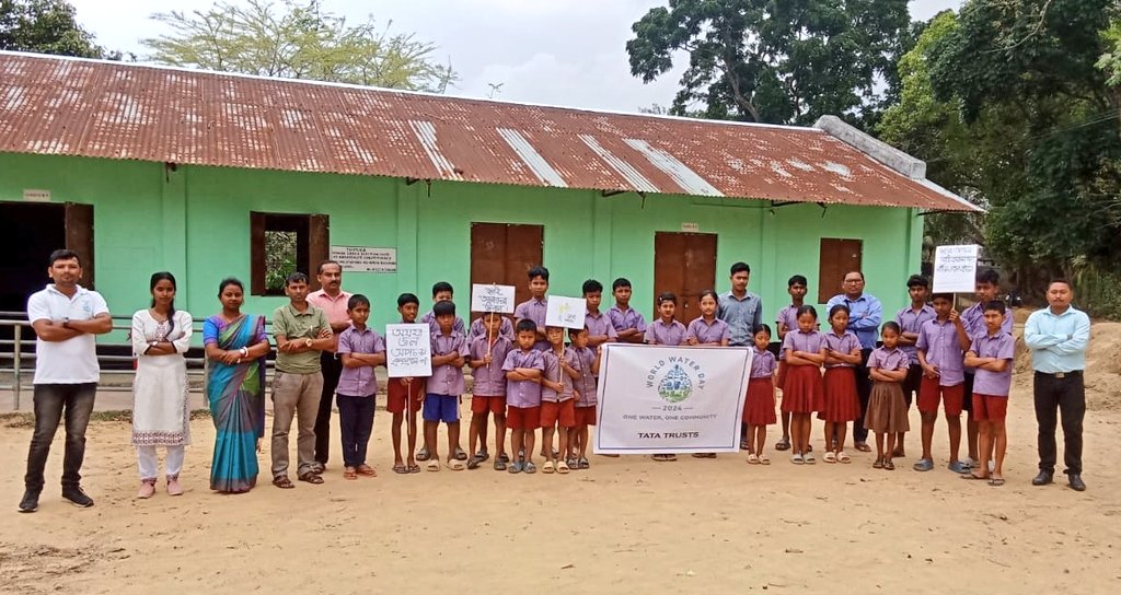 SECPartner_JJM's tweet photo. 💧 On #WorldWaterDay, we joined hands with communities in Dhalai,Tripura to celebrate the essence of life - water! With the theme 'Water for Peace,' CML-Tata Trusts reaffirms its commitment to fostering harmony through sustainable water management. #WaterForPeace #JJM https://t.co/qoIY45x8jV