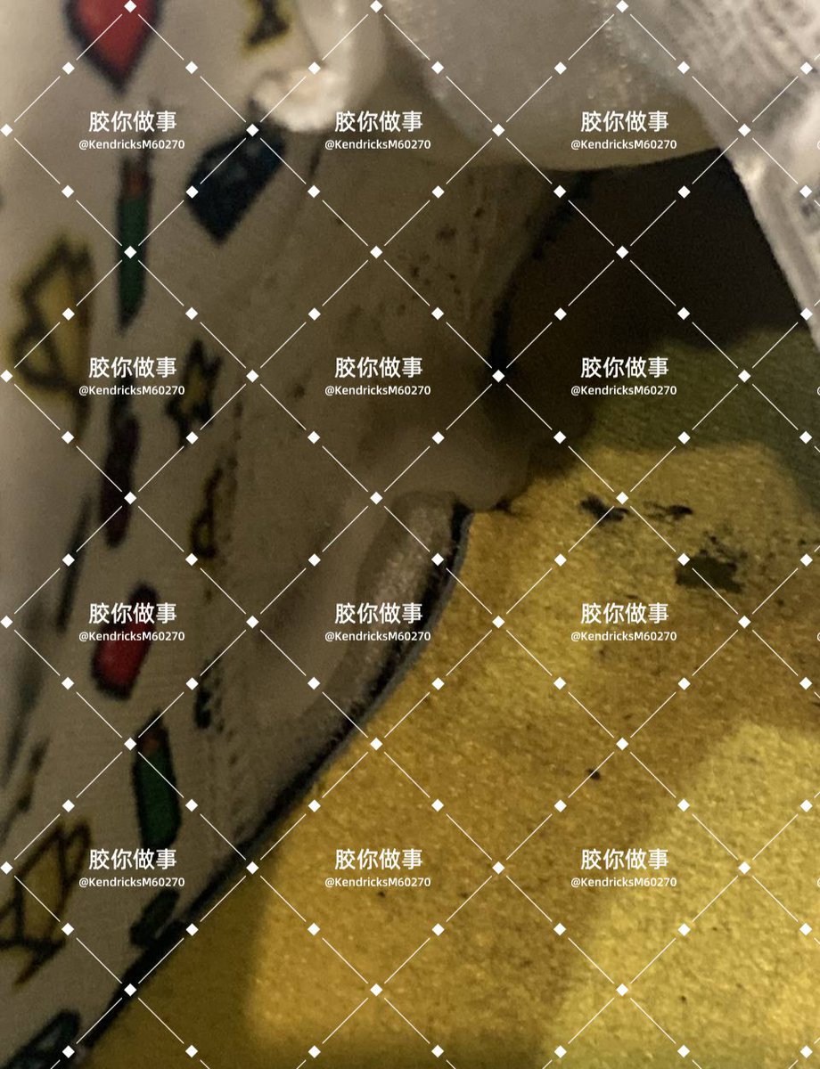 群友投稿的玩女同事脱在办公室的aj像素，这鞋子看起来就很想玩，视频和细节发在电报群了