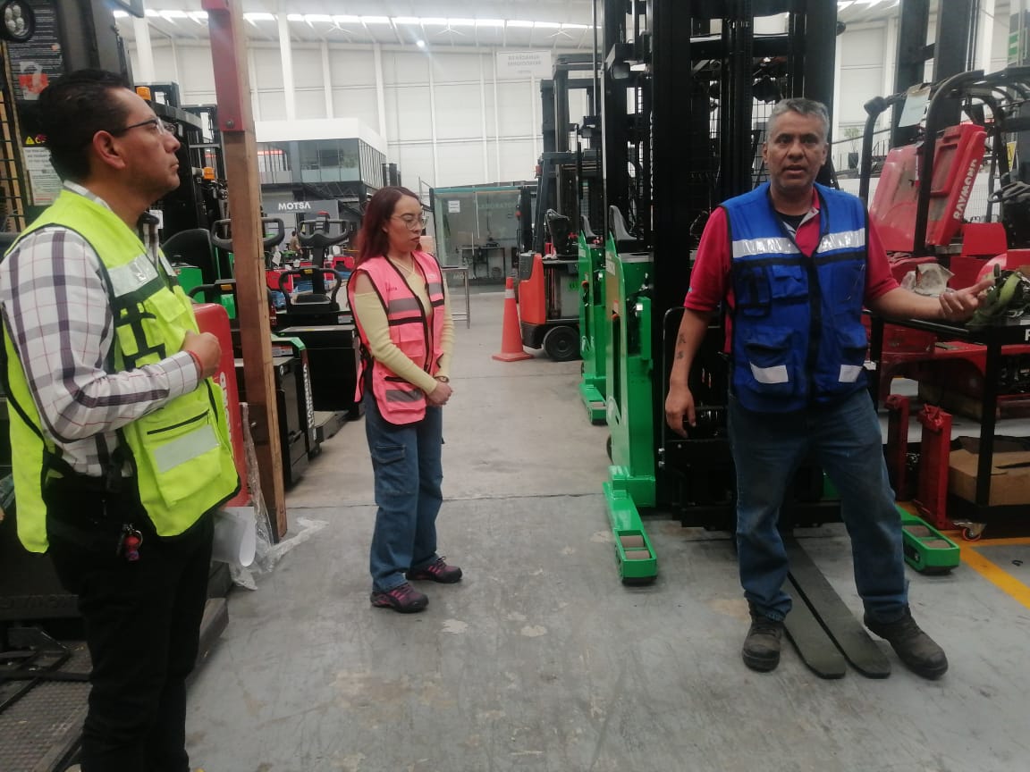 ConalepBQA's tweet photo. Convencidos que el Sistema de Formación DUAL es la puerta de entrada a la empleabilidad se llevó a cabo la validación de la empresa Montsa Montacargas S.A. DE C.V. con el objetivo de incorporar estudiantes de la Carrera P.T.B en Mecatrónica
@conalep_Edomex
#25AñosApasionadamente https://t.co/D60KlXOeVz
