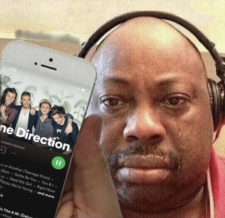 simplylths43's tweet photo. mis amigas diciéndome "supera amiga" y yo soy la chica que sigue así con One Direction después de 7 años https://t.co/PwLr825nl8