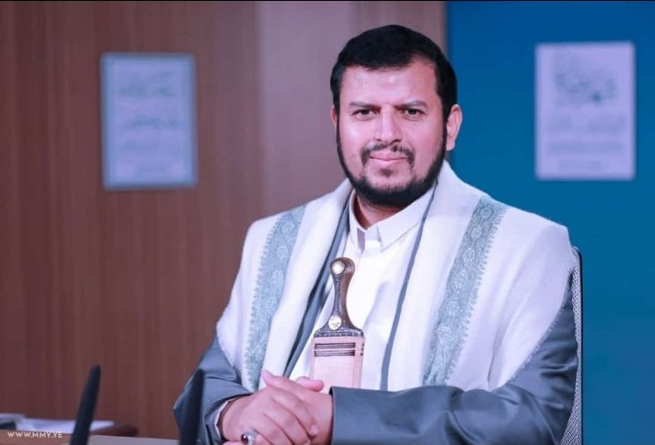 يا قميص يوسف فوق أعيننا العمياء بك نبصر ونسمع ونرى🤍✨.