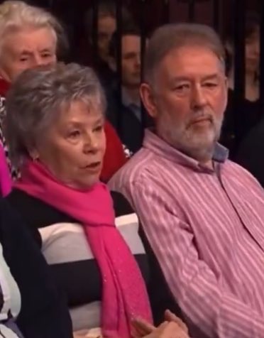 Looks like #bbcqt audience director, Alison Fuller got #FionaBruce to pick out the pro-Tory, pro-#Houchen ones wearing pink
