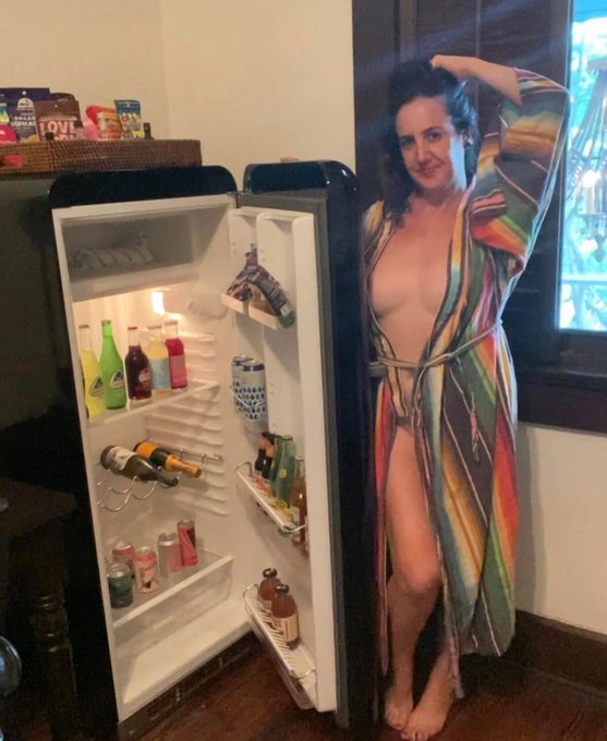 What&rsquo;s in your fridge? S*xual health can start with a healthy diet. Hydration, fruits and veggies, and<a href="/tag/drresa"class="tags"><span>#drresa</span></a>