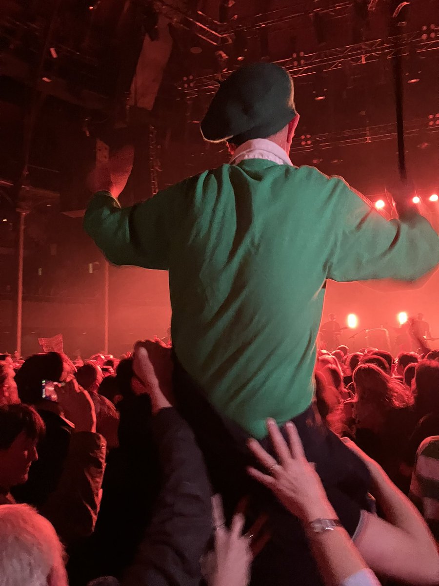 Blimey, a visceral outpouring of Irish celebratory music tonight @marywallopers. @RoundhouseLDN. That’s my mate Mick living his best life