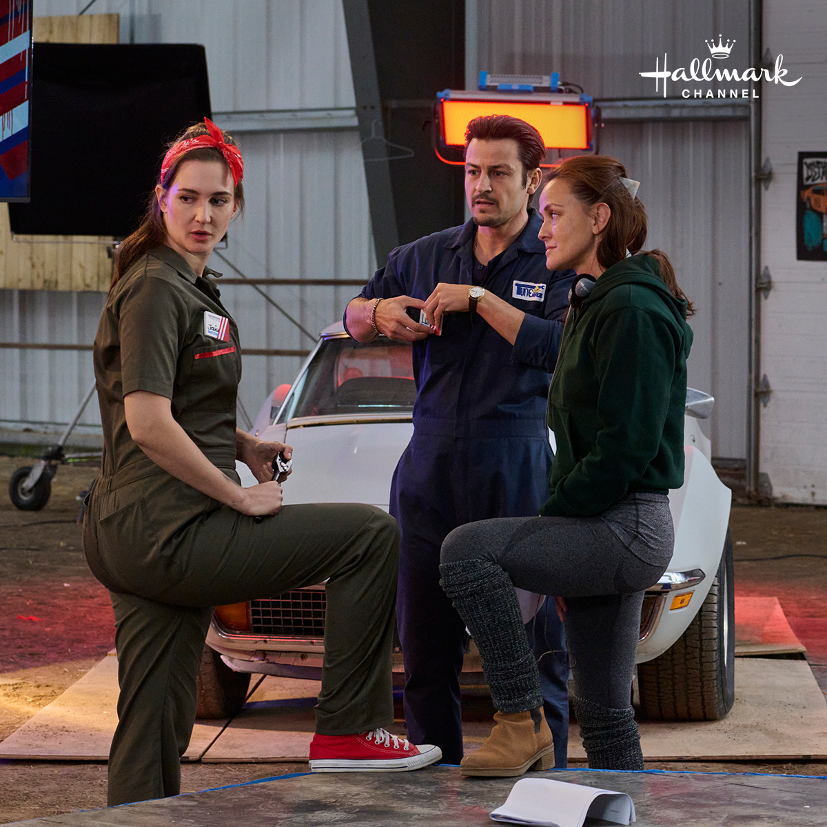 hallmarkchannel's tweet image. Can exes Jess @KatBarrell and Luke @Tyler_Hynes survive the tension of a car restoration competition show and repair their relationship? 🛠💕 Tune in to #MakeHerMark participant @RealCrystalLowe's directorial debut with #ShiftingGears premiering tomorrow at 8/7c.