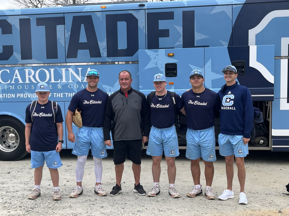 Special thanks to Hoby Sprouse and The Vault Baseball Facility in Spartanburg for allowing our guys to get some work in today. First class facility and first class people. Go Dogs!