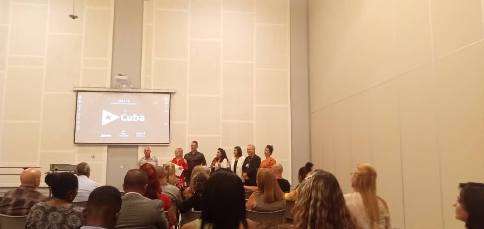 Efectuada Jornada Provincial de Pediatría en #MatanzasSeMultiplica. Excelentes investigaciones presentadas.  Presente  vicepresidenta de la  Sociedad Cubana de  Pediatría.
#NadaMasImportanteQueUnNiño
#SaludSeMultiplica
<a href="/SuselyMorfaG/">Susely Morfa González</a>
<a href="/mariofsabines/">Mario Sabines Lorenzo</a> 
<a href="/Yosveny1/">Yosveny Verdeal Castellanos</a> 
<a href="/MINSAPCuba/">Ministerio de Salud Pública de Cuba</a>