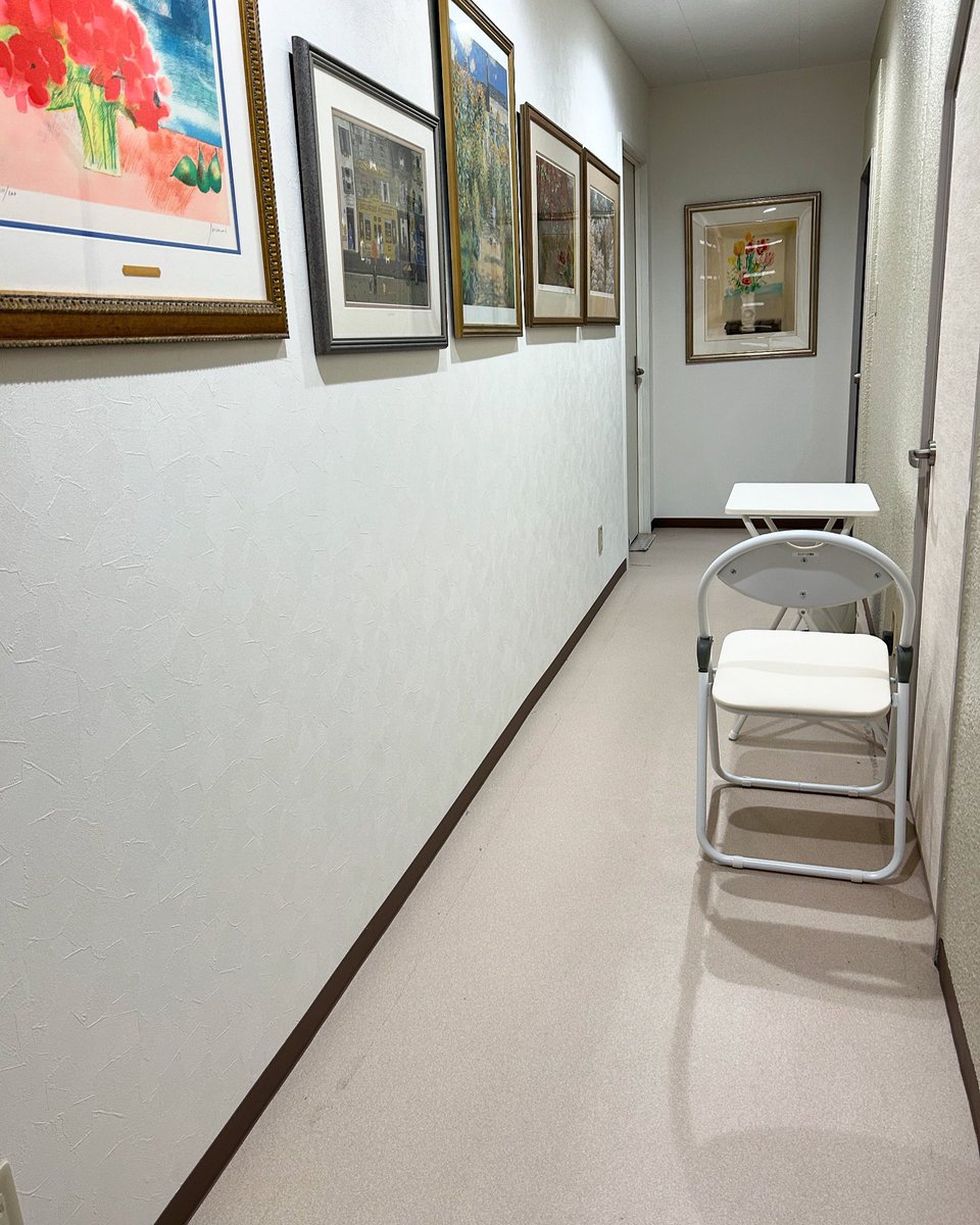 あるスペシャルゲストさんの控えスペースです🤭　昭和生まれにとっては永遠のキャラクター⭕️ヒントは…  #ミルキー #ネクター #こども職業体験 #親子でおでかけ　#食育イベント #ケーキ屋さんのお仕事 #オリジナルパフェ作り #シュークリーム