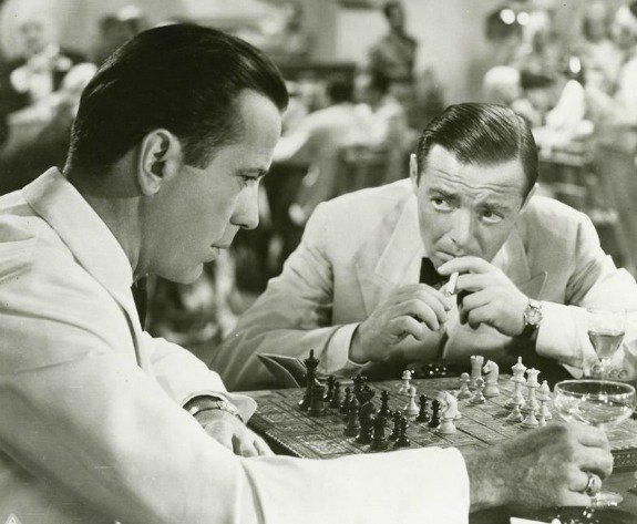 #HumphreyBogart and #PeterLorre in the classic film 'Casablanca' (1942).
Lorre died 60 years ago on 23 March 1964.
#ChessInVisualArts #chess #film #Casablanca1942 #OTD #DOTD