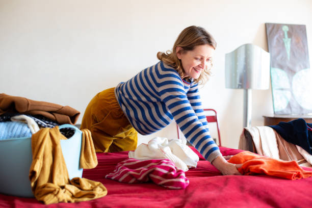 TransparentCC's tweet photo. Tip: If you haven't used an item or worn an article of clothing within the last six months, you should give it away to help declutter. https://t.co/5Qsis7YTkO