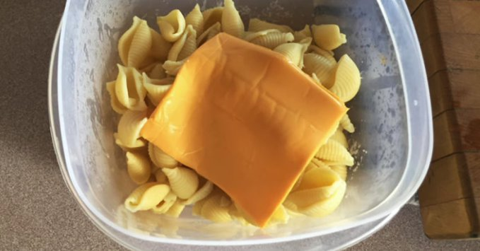 Matsus92's tweet image. Just paid £65 at #GirthNTurf Stadium for this Mac n Cheese... What an absolute joke!!!