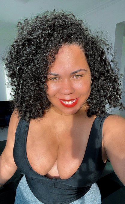 Me or PS5? https://t.co/5QGIWQhywe<a href="/tag/silhouettechallenge"class="tags"><span>#silhouettechallenge</span></a>