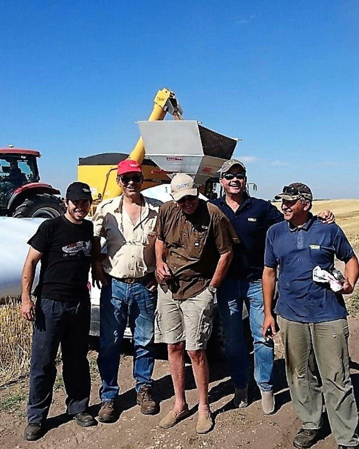 CestariTolvas's tweet image. 🇦🇷🤝🇺🇾 30 años juntos. 30 años acercando a dos países hermanos. 30 años de trabajo entre #Cestari y @corporacionuy . 30 años fortaleciendo una relación que crece año tras año.
Estamos felices y orgullosos de este aniversario ❤️.

#corporaciondemaquinaria 
#Uruguay 
#SomosCestari