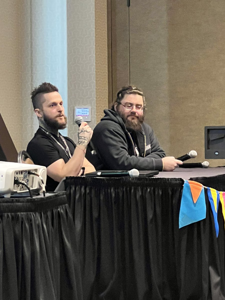 Had the pleasure of meeting @RealKevinCole at #Hackfort and doing an AMA panel with him today about game development.  Super nice guy!