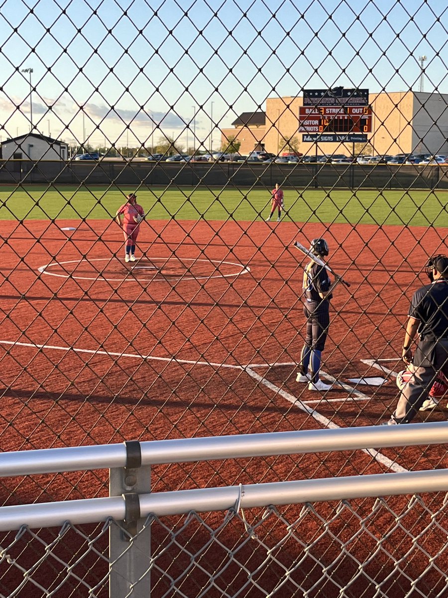 What a great night for a little Cross Town Softball! @EVHSSoftball taking on @EFND_Softball at the Lady Patriot field. Both sides of the stands are packed. Great Community support for our schools and Teams.