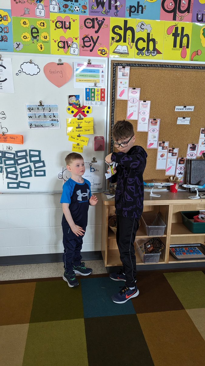 We ended the day helping our Kindergarten Buddies with an Easter craft.