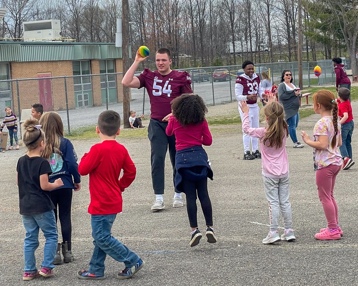 Took a break from Spring Ball to visit Denning Elementary in West Frankfort. Our guys led a Q&amp;A about being a leader on and off the field.

#Salukis | #RunWithUs