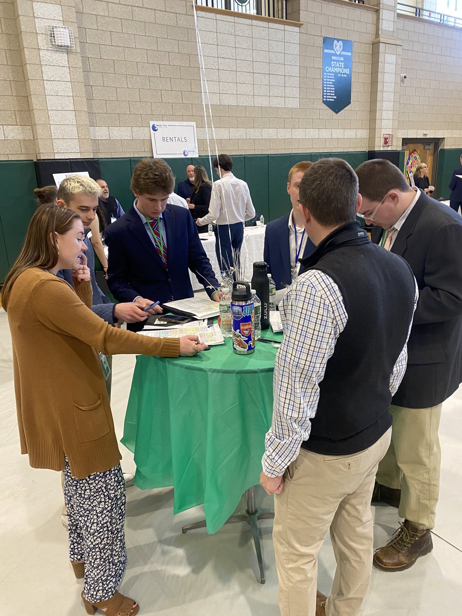 Amy Cetner tweet media