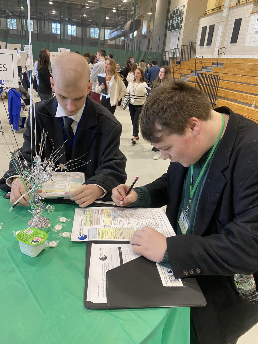 Amy Cetner tweet media