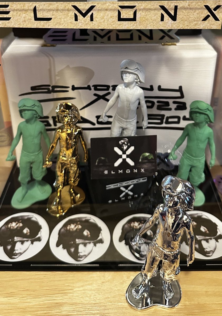 There’s been an addition to my @Schoony5 @elmonx_official 
Collection! #CompleteSet 

All the way from Germany 🇩🇪 
#SilverBoySoldier 
Thanks 🙏🏻 @Twe0815
#MatchingMints #GoldSilver 
OGgreen, Gold, Silver & of course my Special 1 of 1 #SpaceBoy ❤️‍🔥

I Love this Set & #ElmonX