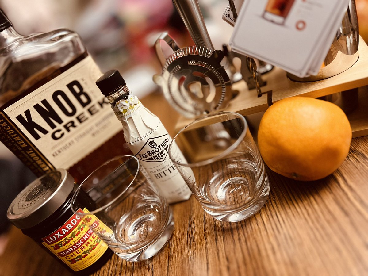 bigdaddyrincon's tweet image. Moved #SundayFunday #oldfashioned to Saturday this week. Courtesy of @KovandaKadin @KristinRincon5  great company this evening. #bourbon @knobcreek spread the word @BourbEnthusiasm @bourbon