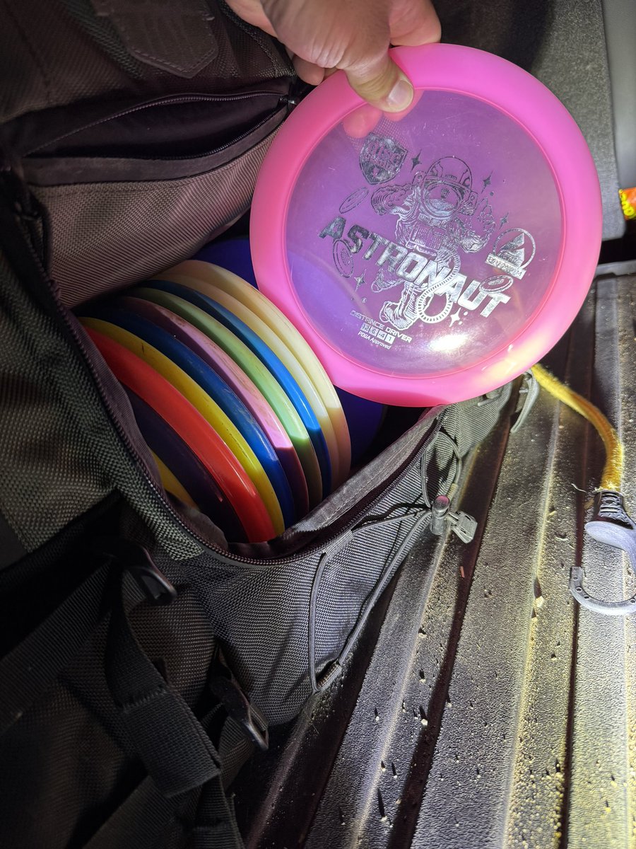 Revamping the bag #discgolf #pinkplastic