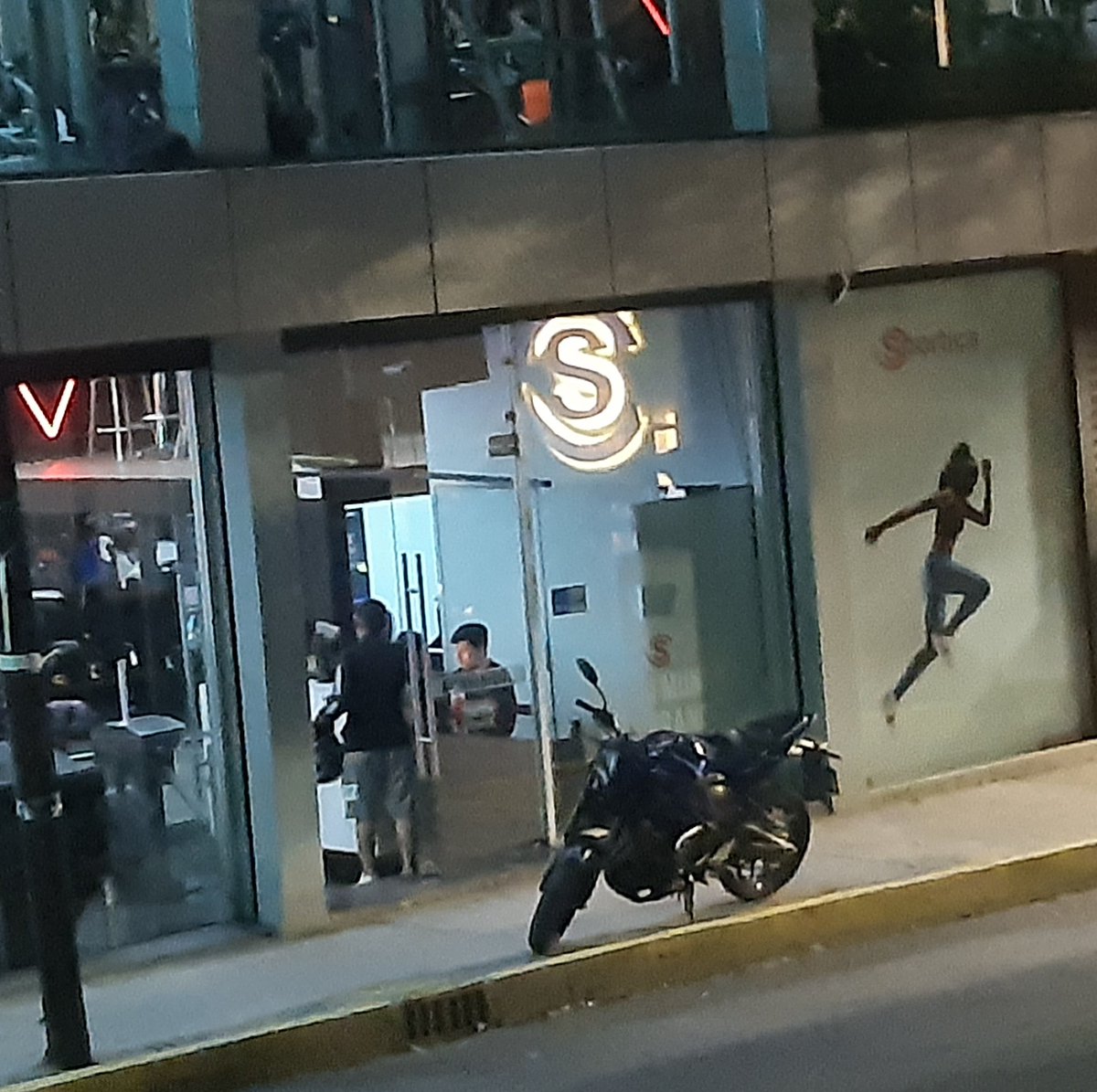 #transitogcdmx <a href="/UCS_GCDMX/">Unidad de Contacto del Secretario SSC CDMX</a> 
<a href="/OVIALCDMX/">OVIAL_SSCCDMX</a> <a href="/SSC_CDMX/">SSC CDMX</a>  urge que infracciones o traigan ala bestia para que se las lleve al corralon  motos estacionadas sobre la banqueta afuera del gym Sportica esto en isabel la católica esq viaducto col álamos <a href="/AlcBenitoJuarez/">Alcaldía Benito Juárez</a>