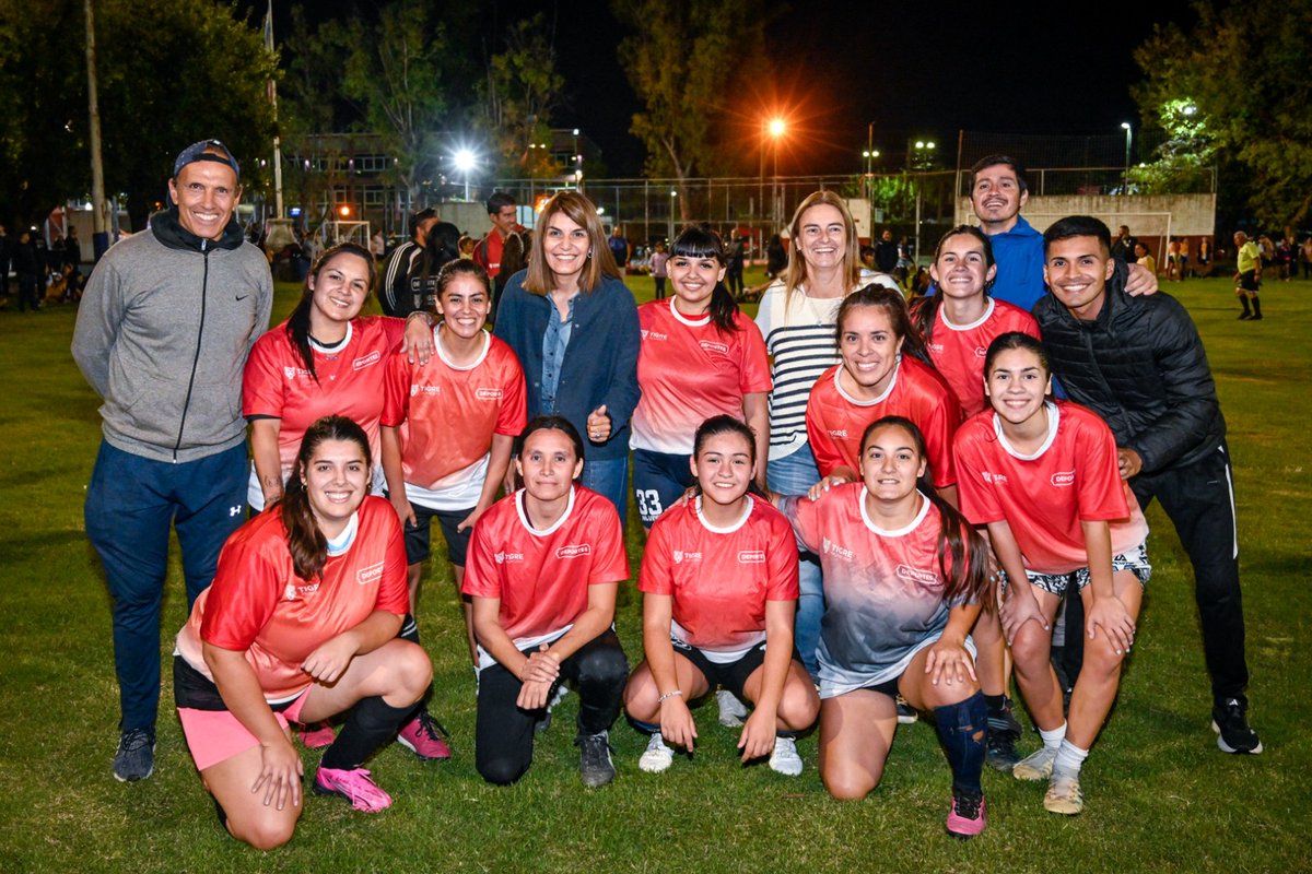 Me acerqué al polideportivo de Gral. Pacheco donde cientos de vecinas participaron de una nueva fecha del Torneo de Fútbol Femenino. ¡Felicitaciones a todas por participar y muchos éxitos a los equipos que lleguen mañana a la gran final! #MásDeporteMásDerechos #TigreEsMiVida