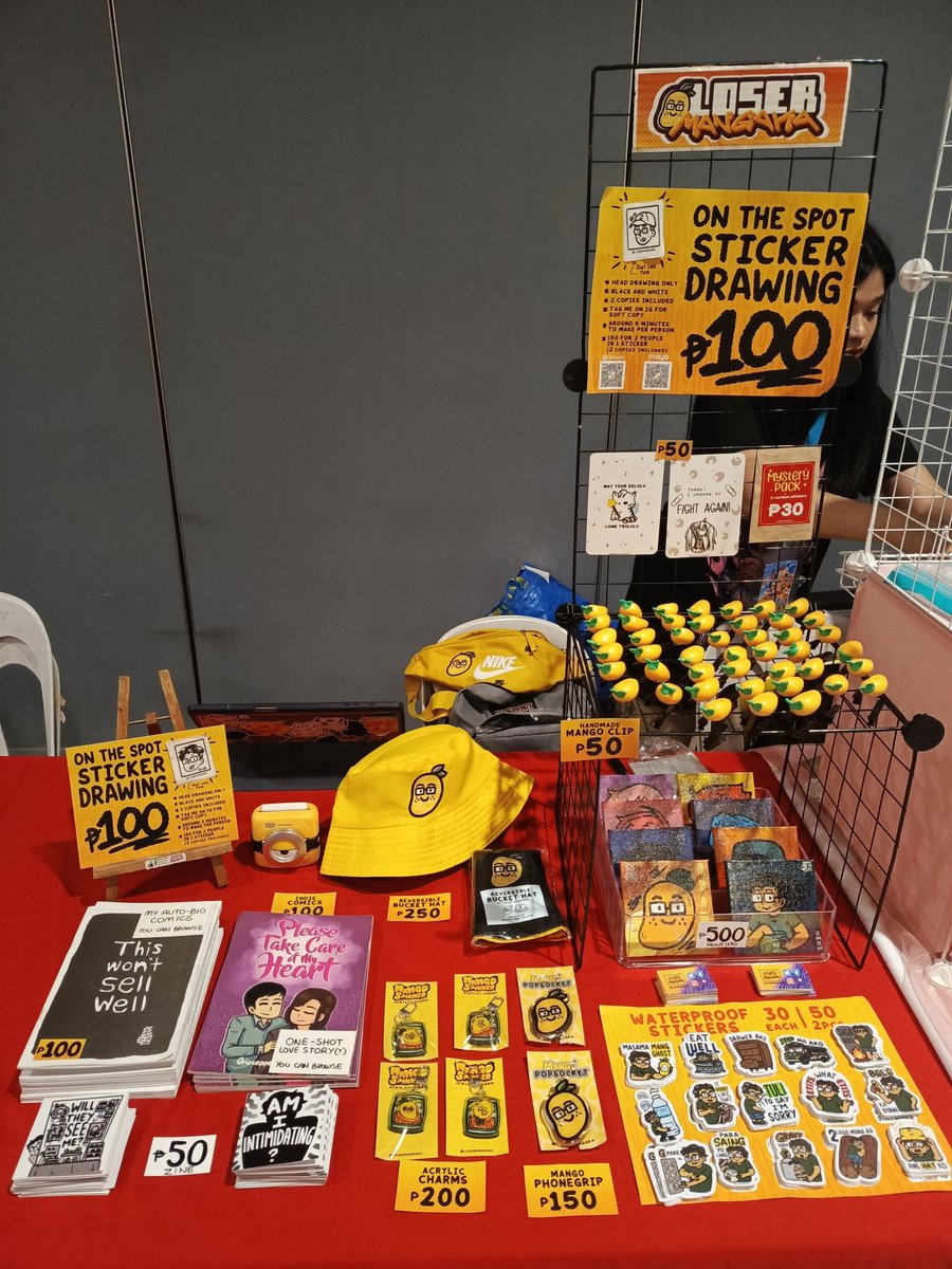 Today's setup at @KomiketPH Find me at table 16 🥹🥭