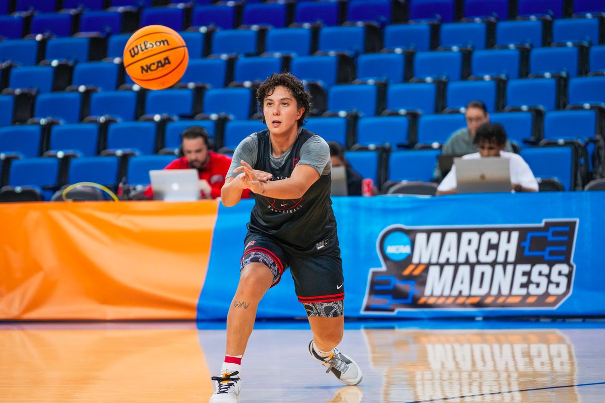 UNLV Lady Rebels tweet media