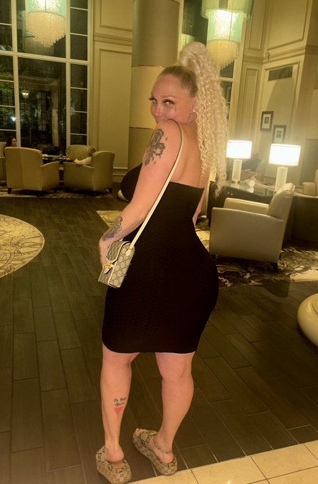 Is my butt too big? https://t.co/u3FLuCyaXt