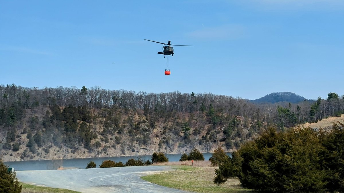 Our two @WVNationalGuard aircraft &amp; flight crews are back at their home bases safely after completing a total of 143 Bambi Bucket sorties over Hardy County dropping approx. 95K gallons of H2O to drench the wildfires over rough &amp; dangerous terrain. #AlwaysReadyAlwaysThere 🇺🇲 https://t.co/rOEWgxjKOf