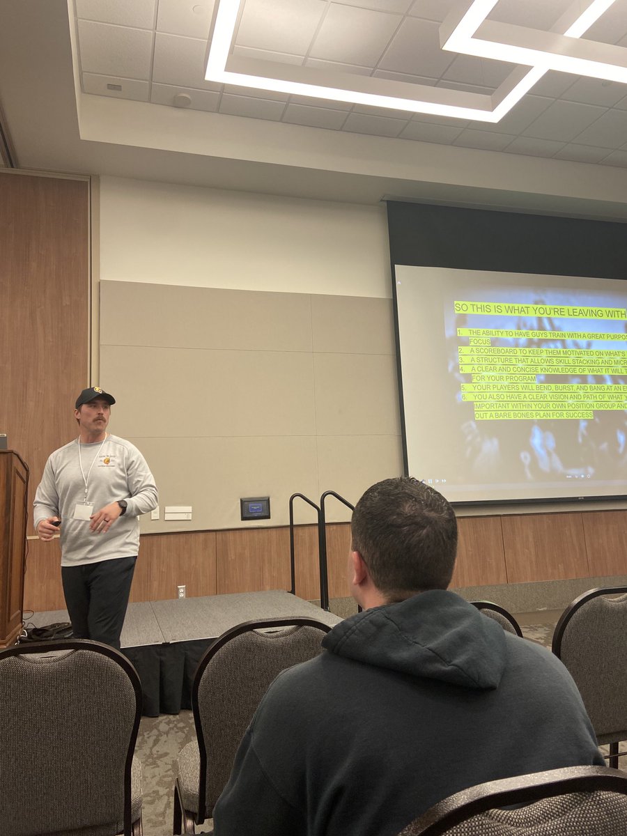 ⁦@CoachParker⁩ ⁦@FerrisFootball⁩ talking cutting edge OL measurables 🐶