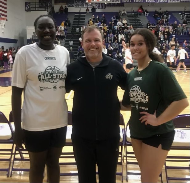Fun night watching these two compete one more time and represent <a href="/lsehs/">Lincoln Southeast HS</a>! Thank you <a href="/DaveFelici_/">Dave Felici</a> for the time you put into this event. <a href="/NyaluakDak/">Nyaluak Dak</a> <a href="/CatriceOlds/">Catrice Olds</a> #kp