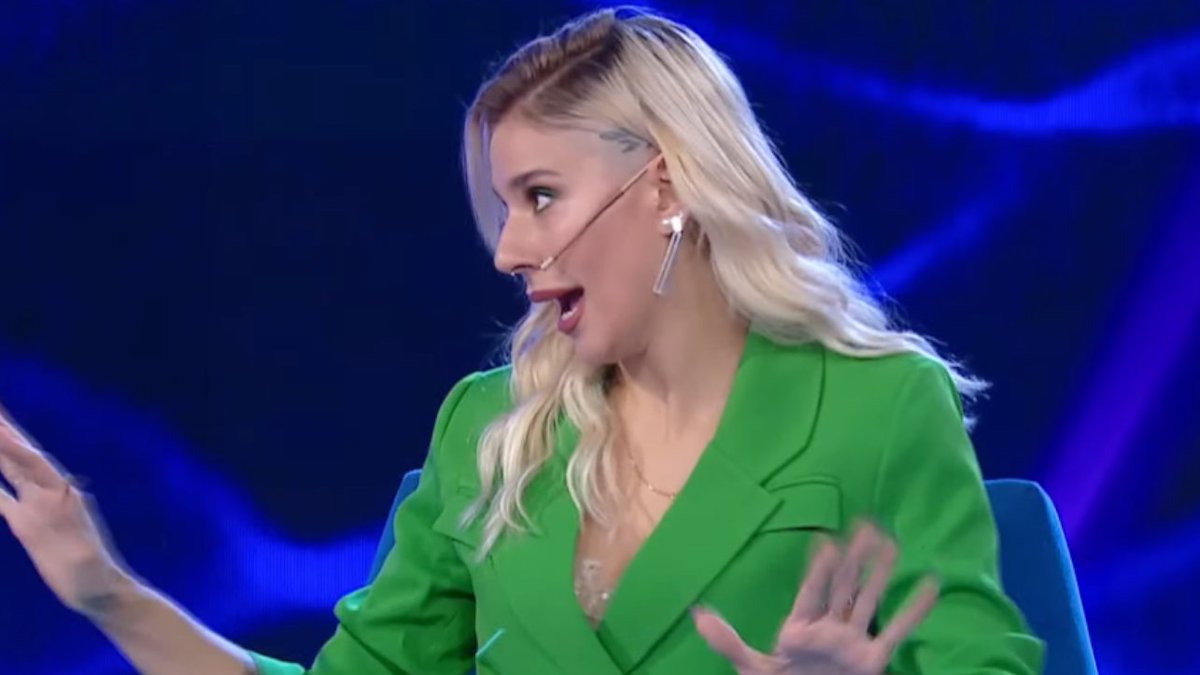 Agos: "Estoy afuera por decisión mía, que quede claro"

Tora: "Agos, vos eras la próxima en salir (...) Me atrevo a decir que te ibas con un porcentaje mayor al de Lisandro, fácil"

 #GranHermano